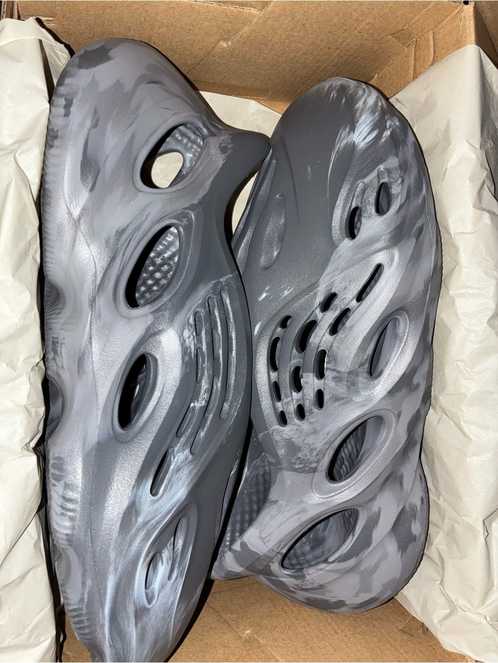 YZY Foam Runners